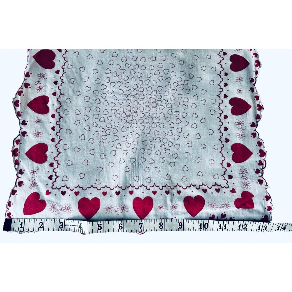 Vintage Red & White Heart Pattern Handkerchief With Scalloped Edges 13.5" x 13" - Picture 6 of 8